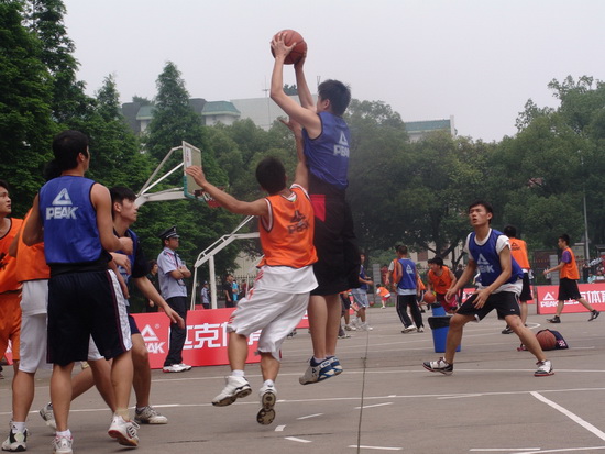 锁定欧冠席 锁定欧冠席